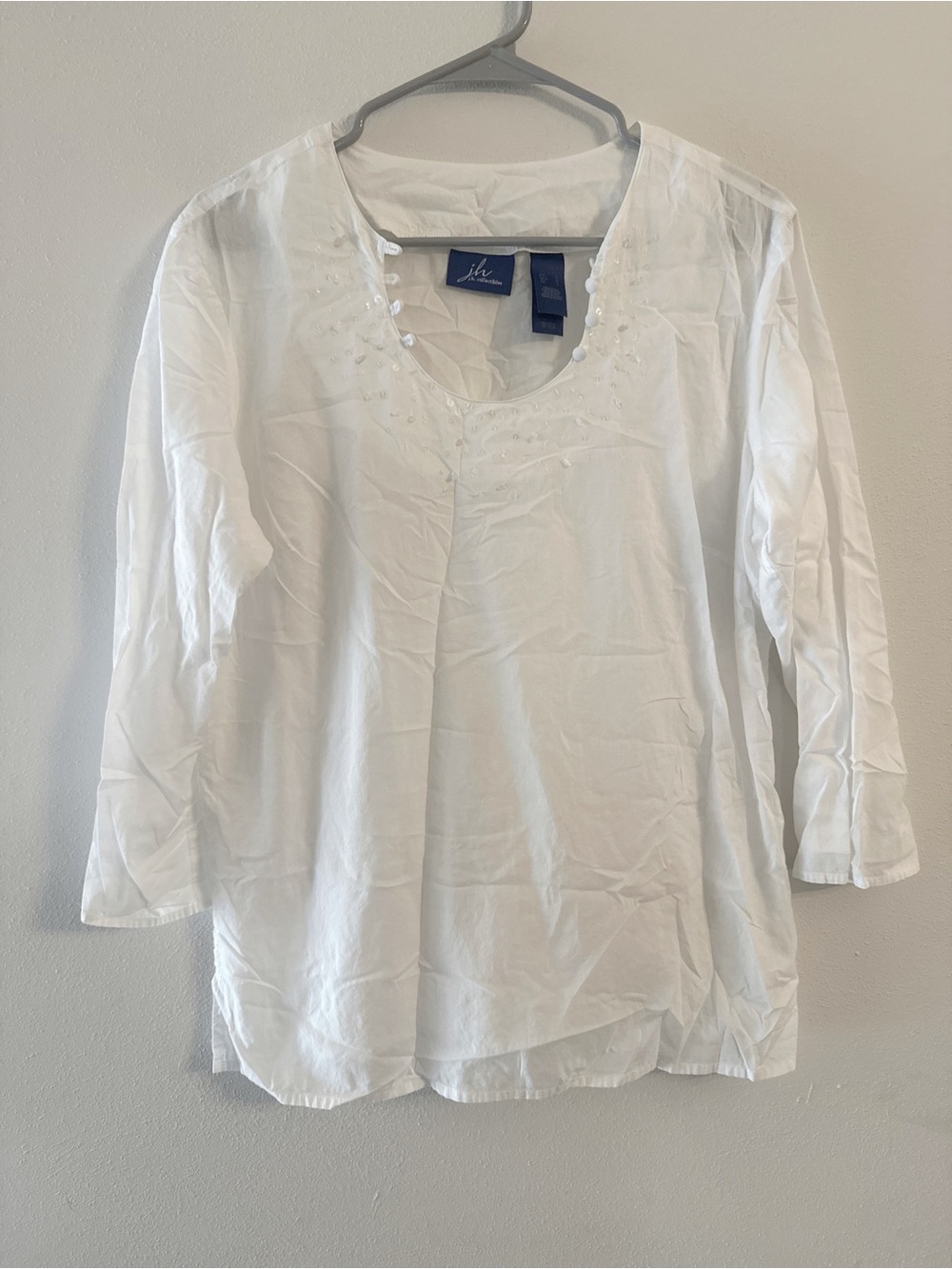 JH Collectibles White Pearl Embellished Shoulder Top V Neck Long Sleeve Size L - Picture 2 of 9